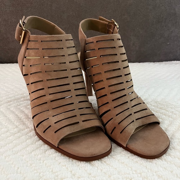 Vince Camuto ‘Jaxline’ Sandal - BRAND NEW - Picture 1 of 3